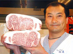 この神戸牛は先日の「神戸牛共励会」で優秀賞に輝いた極上神戸ビーフです。