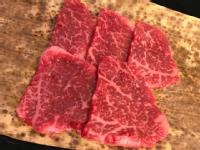 熟成神戸牛 焼肉用もも肉です。熟成させた神戸牛のもも肉は濃厚で風味豊かな味わい